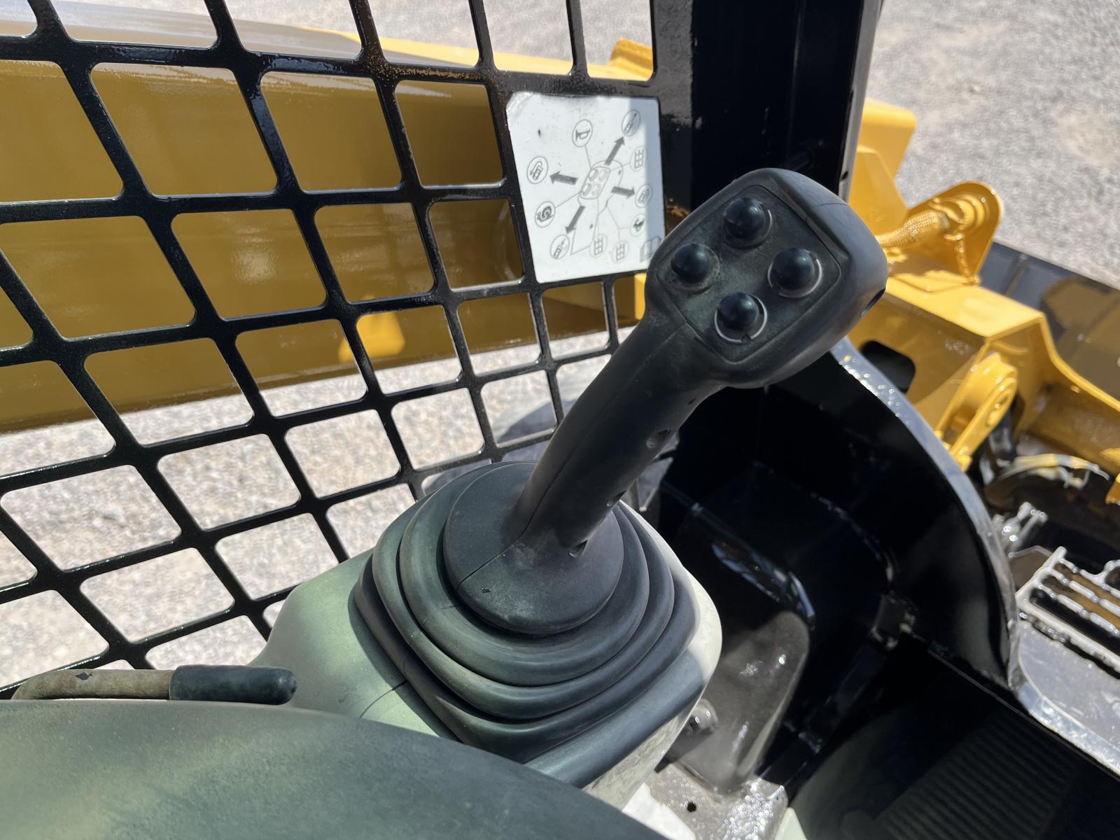 ./imagenes/INVOICE/2019/18004/CATERPILLAR 262D (18).JPG